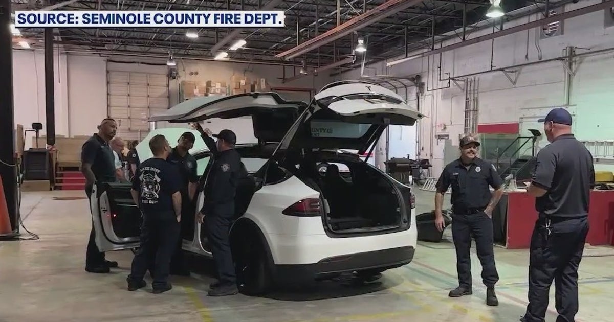 Seminole County firefighters train for electric vehicle fires | FOX 35 ...