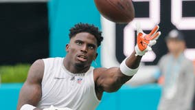 Tyreek Hill is briefly detained for a traffic violation ahead of Dolphins’ season opener