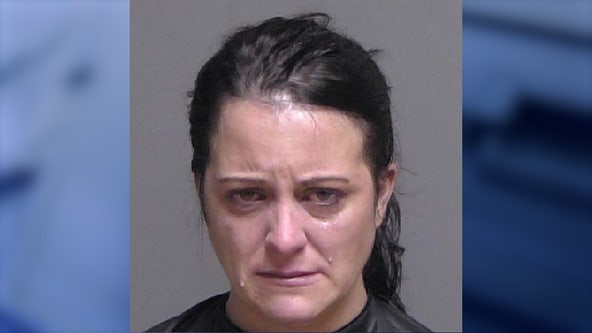 Florida woman attacks, throws steak knives at man after leaving her at a bar: deputies