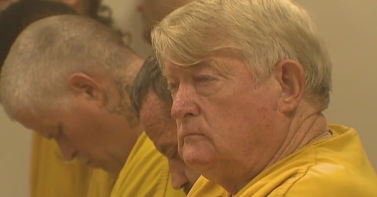 Florida bail bondsman accused of trading bonds for sexual favors heads to trial