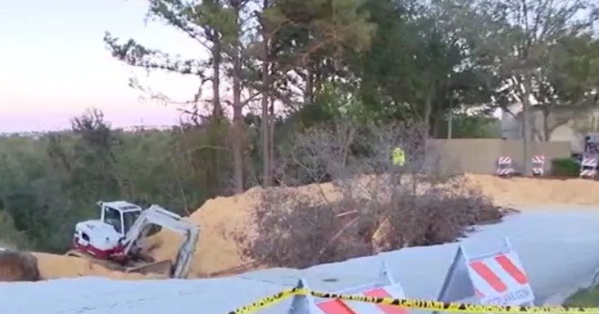 Sinkhole ‪ sinkhole.jpg?ve=1&tl=1