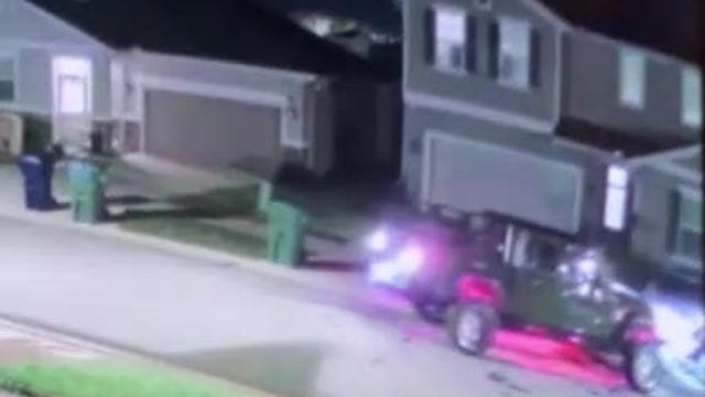 Police searching for hit-and-run suspect who left mother, children without transportation