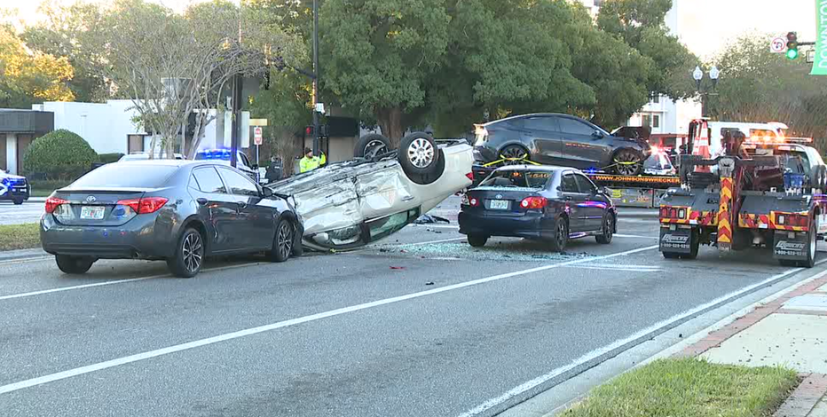 ★プレミア★ 日経ヴェリタス コロナ禍最安値前後の2020/2/9〜3/29 Lanes reopen on Orange Ave after early morning crash near Rosalind