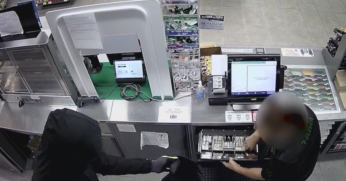 Lake County deputies search for suspect in armed gas station robbery ...