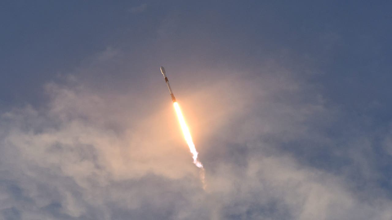 SpaceX launches Falcon 9 rocket with 23 Starlink satellites from Florida