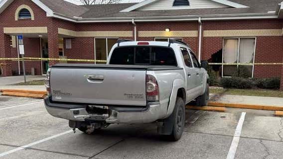 Truck crashes into Bunnell post office, temporarily closes facility