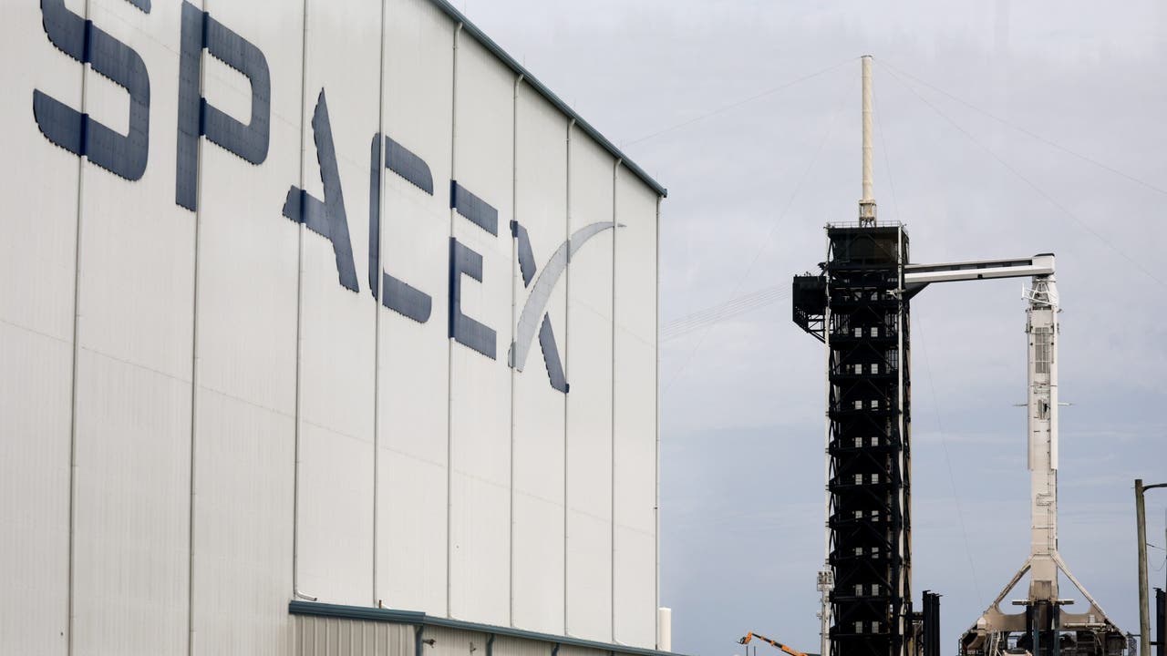 SpaceX Launches Falcon 9, Expanding Global Internet Access