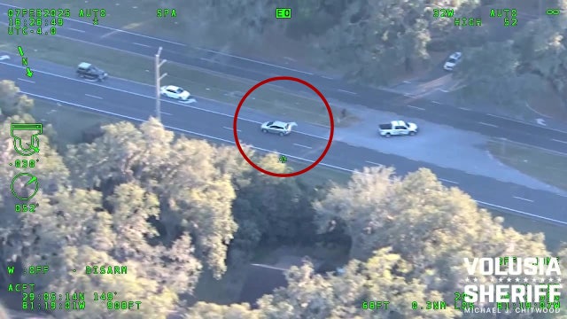 Florida high speed police chase: fugitive drives into oncoming traffic, 2 innocent drivers hit