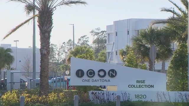 Daytona Beach woman shot, robbed outside apartment; suspects on the run