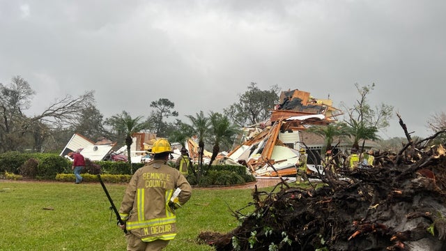 EF2 tornado hits FOX 35 Orlando TV station, damages nearby homes