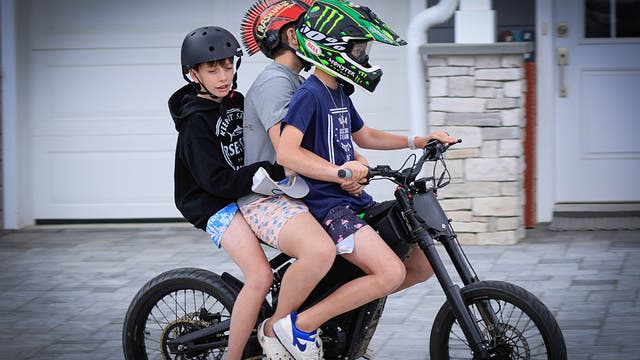 Edgewater community expresses concerns about e-bikes