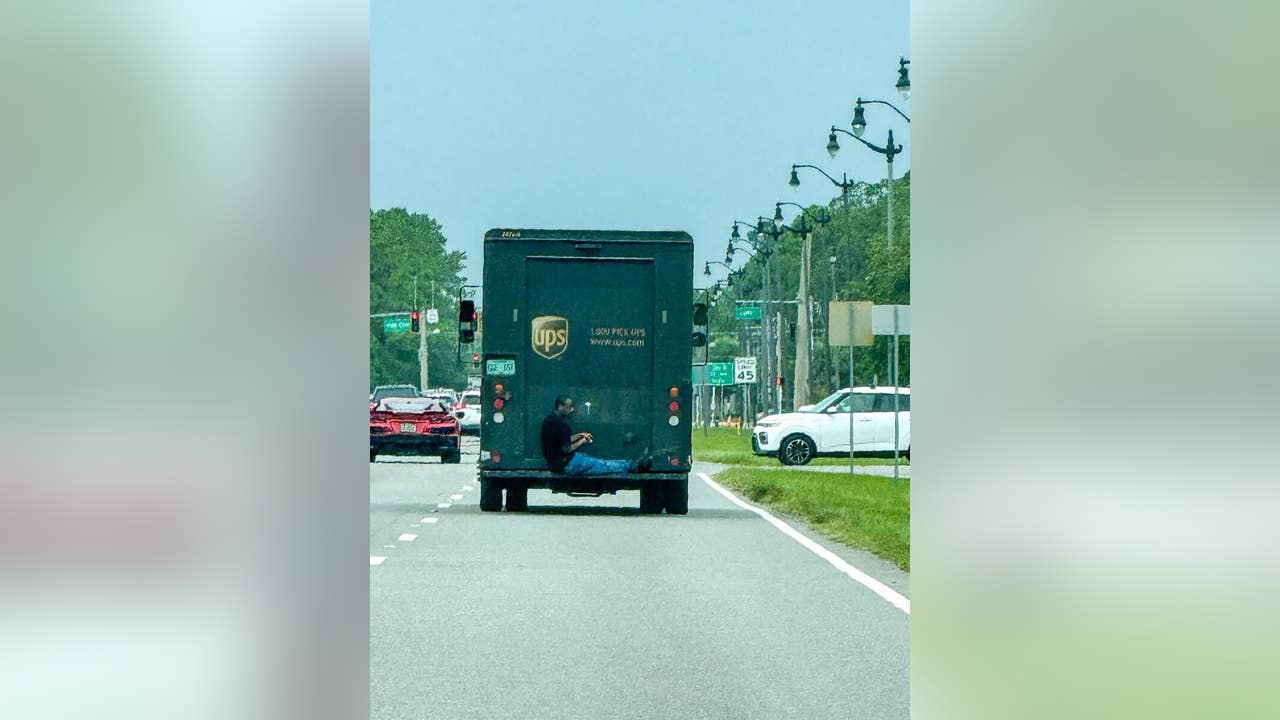 Florida man clings to back of moving UPS truck to avoid deputies after Lowe's shoplifting attempt: officials