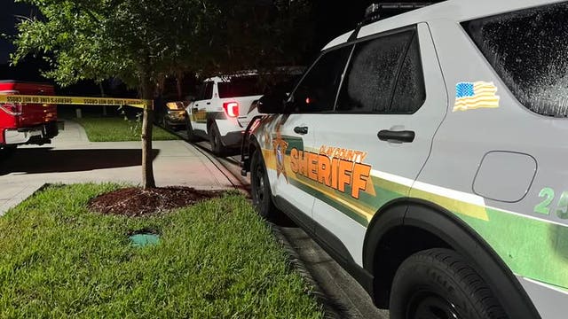Florida teen calls 911, admits to killing his parents, deputies say