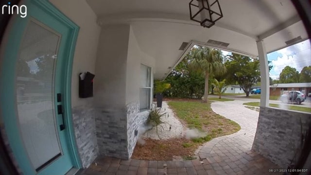 VIDEO: 4 Florida gunmen open fire on home in broad daylight shooting