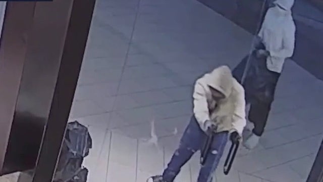 Masked men ransack Volusia Mall store, steal thousands in clothing