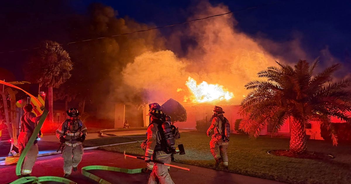 Firefighters forced to evacuate while fighting Flagler Beach house fire ...