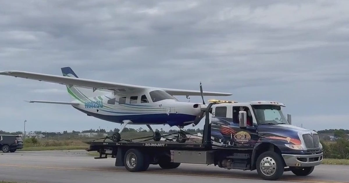 Florida pilot survives crash landing on busy road when plane ...