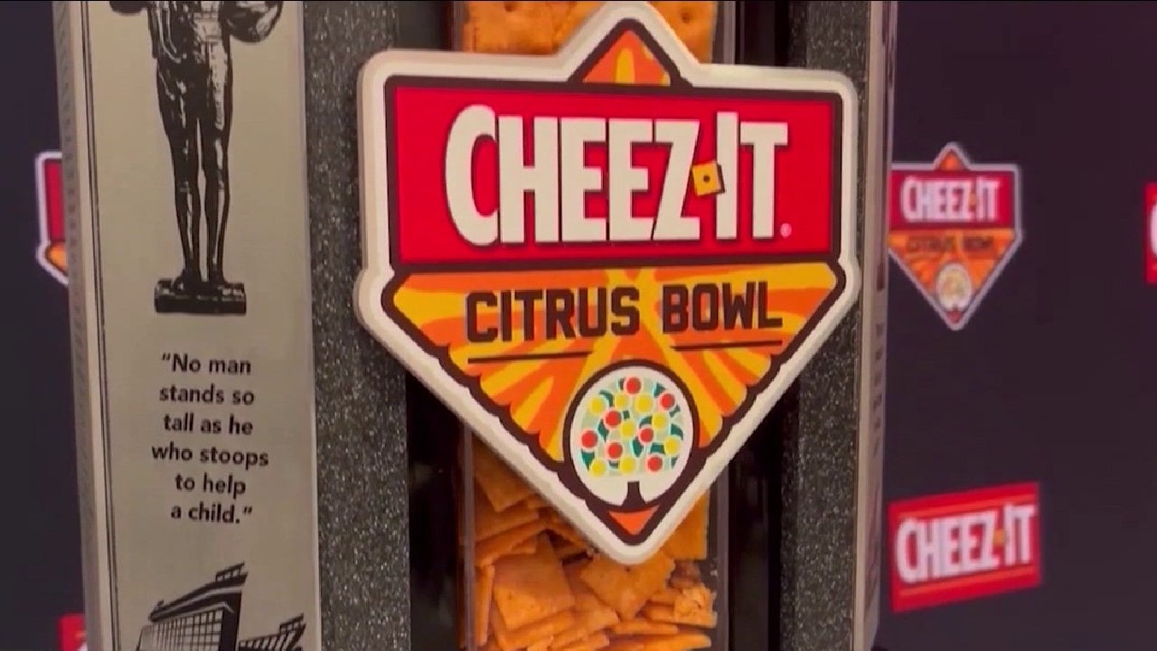 Michigan, Texas arrive in Orlando ahead of Cheez-It Citrus Bowl