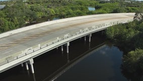 Police looking for alleged arsonist who set a Melbourne bridge on fire causing structural damage