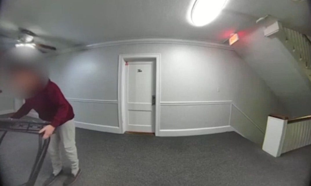 Daytona Beach woman says delivery driver stole table from outside her apartment