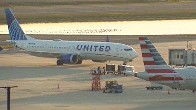 United Airlines flight disabled upon 'hard landing' at Orlando International Airport, FAA says