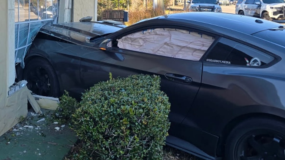 Vehicle crashes into Casselberry store following driver confrontation, police say