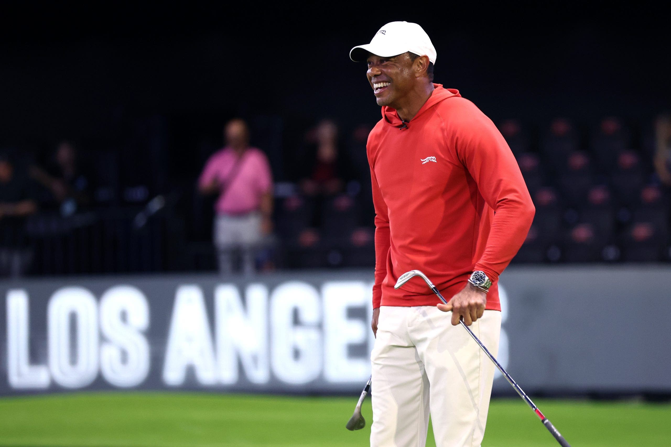 Reports: Tiger Woods involved in rollover crash in Florida