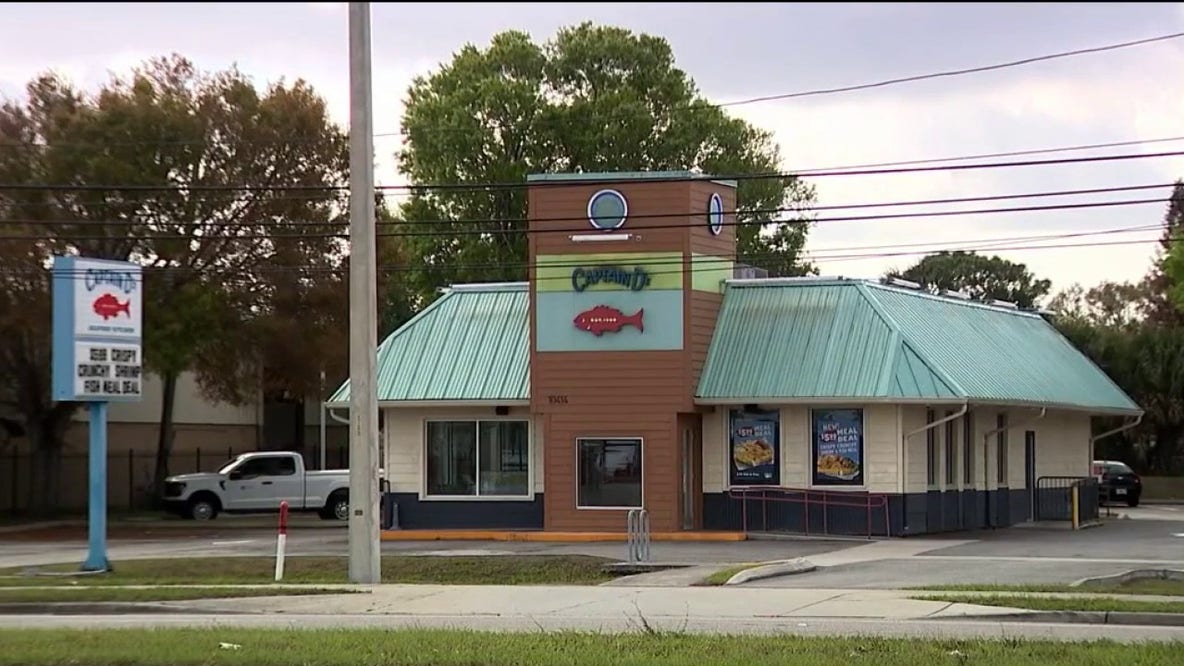 New Florida mom, server stabbed by man in unprovoked attack at restaurant