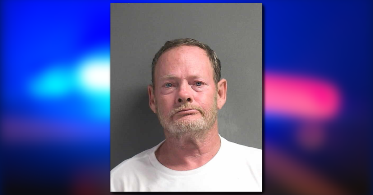 Florida man accused of hitting, kicking dog after dragging dog on leash, police say