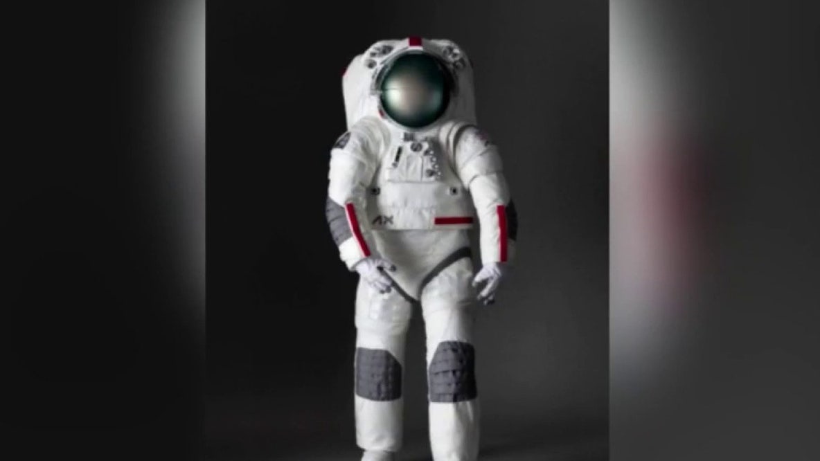 NASA's new spacesuits could delay moon landing, report warns