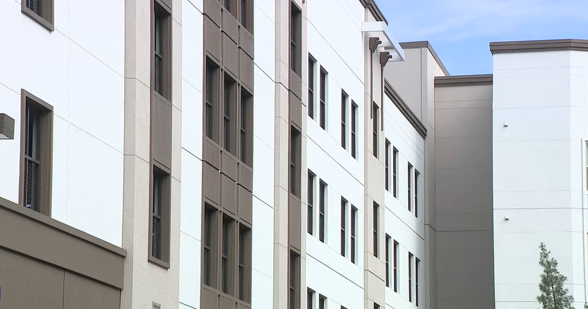 Deputies investigate possible burglary at evacuated Florida apartment building with structural concerns