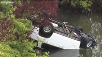 Man intentionally drives car off bridge, abandons ex-girlfriend trapped inside sinking car, deputies say