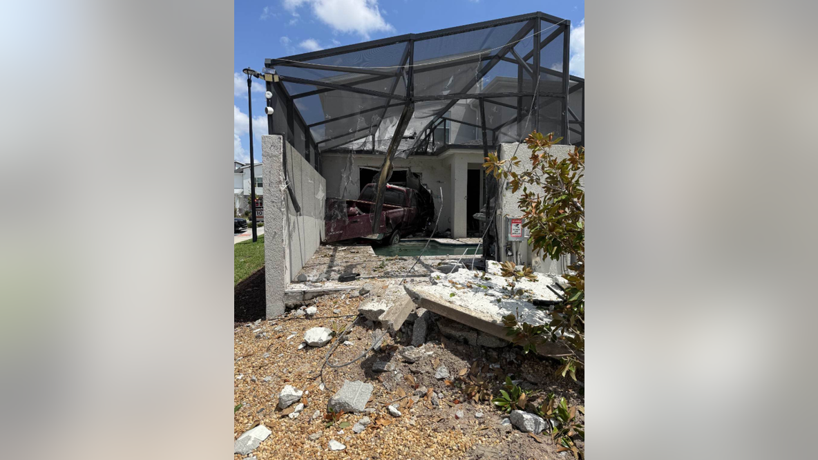 1 injured after vehicle crashes into Orlando home, officials say