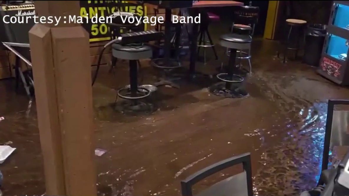 Heavy rain floods popular Tavares waterfront bar, Lake Harris Hideaway