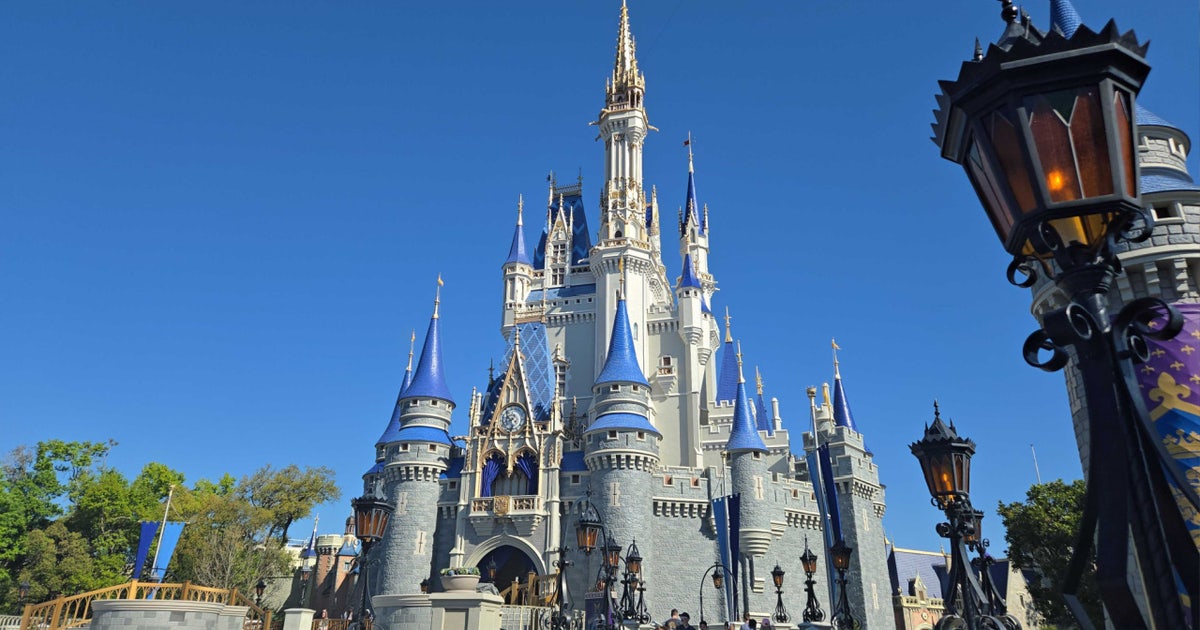 Florida theme parks hurricane, weather policies: What you need to know