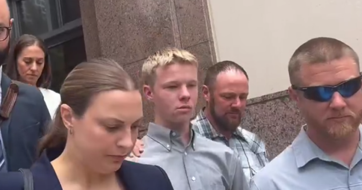 Trial delayed again for Florida teen accused of killing stepsister on Carnival cruise