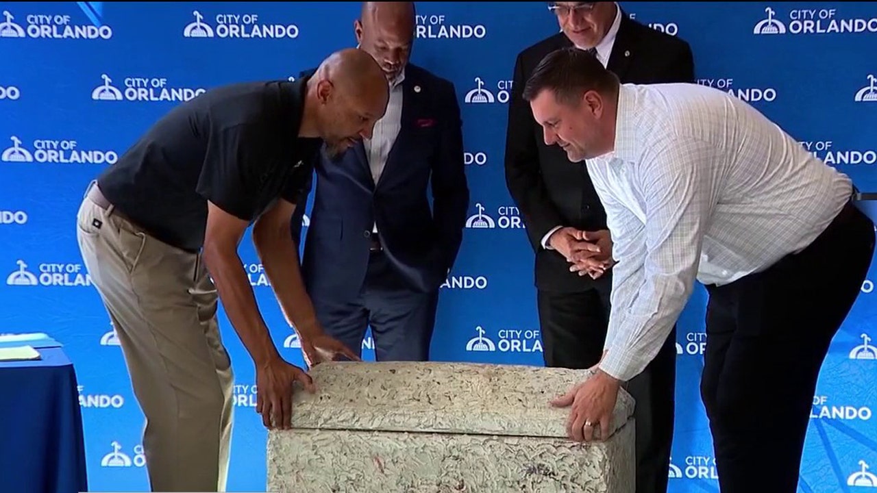 Orlando opens 50-year-old time capsule buried during nation's Bicentennial