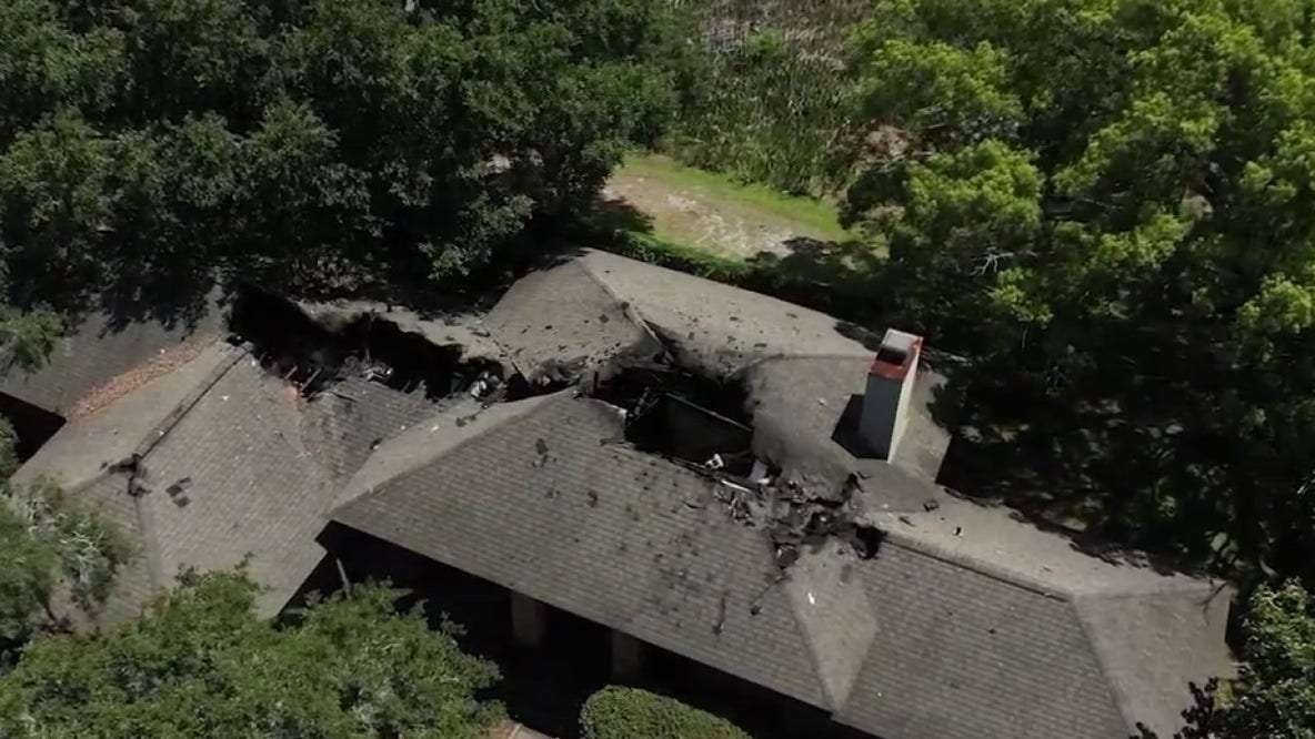 Lightning strike sparks house fire; off-duty sergeant rescues woman, 2 dogs