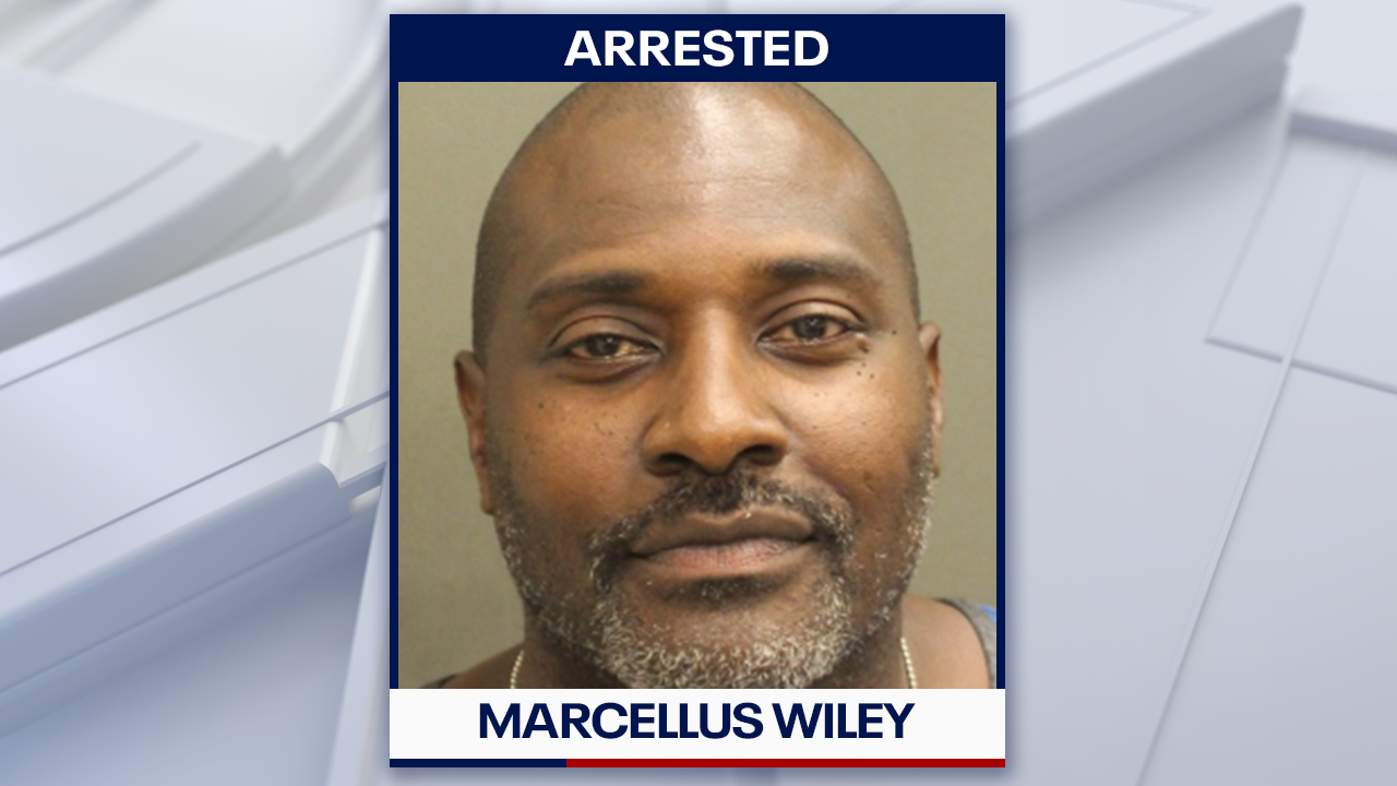 Former NFL player Marcellus Wiley arrested on domestic battery charge