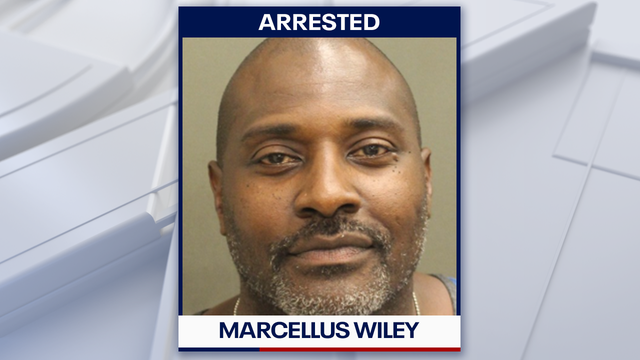 Former NFL player Marcellus Wiley arrested on domestic battery charge