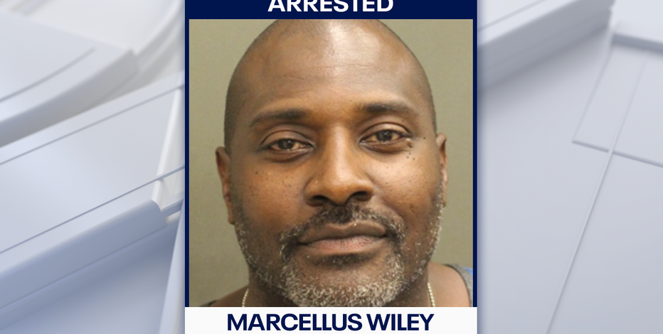 Former NFL player Marcellus Wiley arrested on domestic battery charge