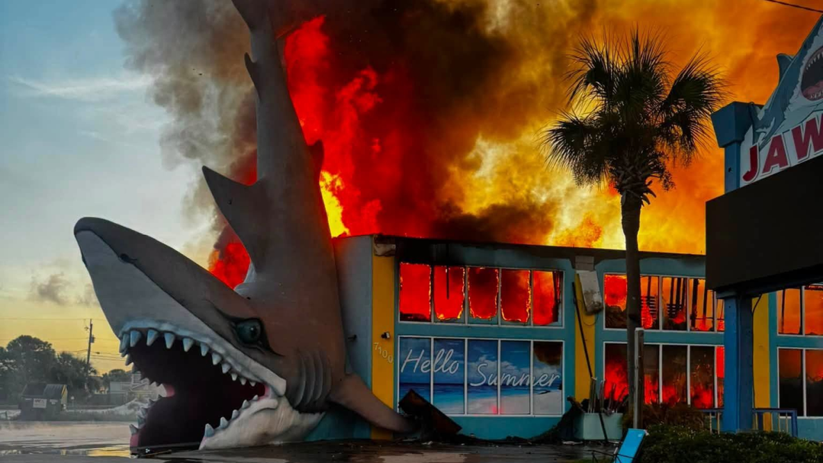 Panama City Beach landmark Jaws Souvenirs shop destroyed by early morning fire