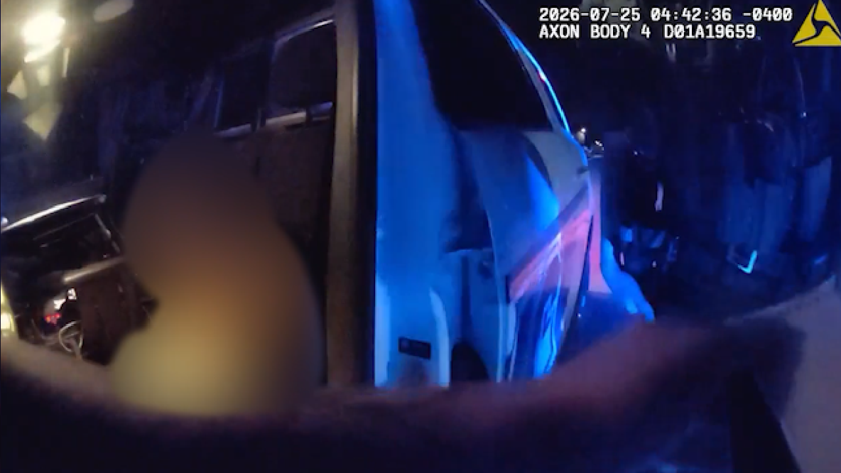 Florida officer finds missing naked toddler wandering in road alone: Deputies