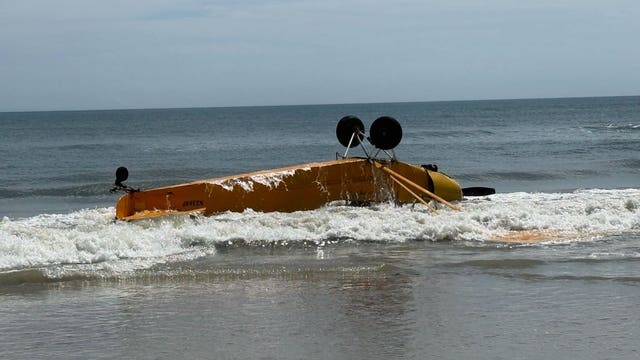 Banner plane crashes off coast of New Smyrna Beach