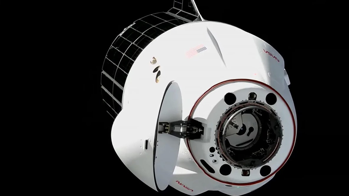 SpaceX Dragon delivers cargo to International Space Station