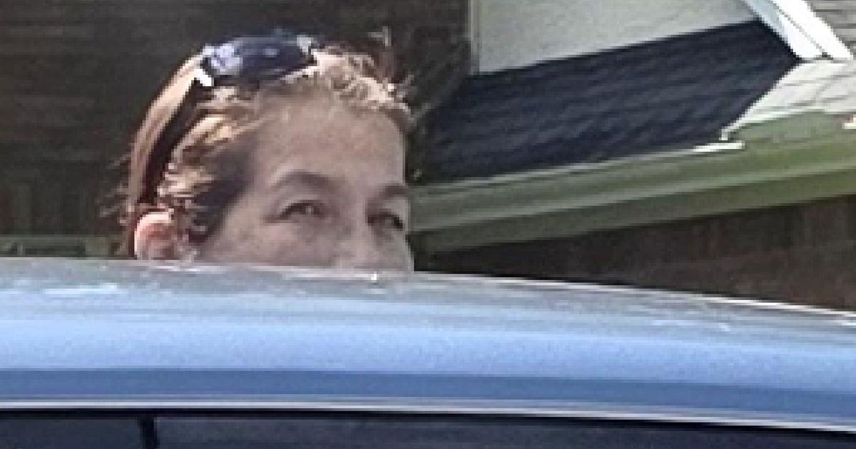 Woman posing as FBI courier scams elderly Windermere resident out of $18K, police say