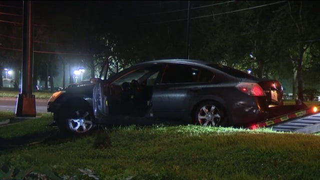 Suspect arrested after fleeing traffic stop, crashing into vehicle: Deputies