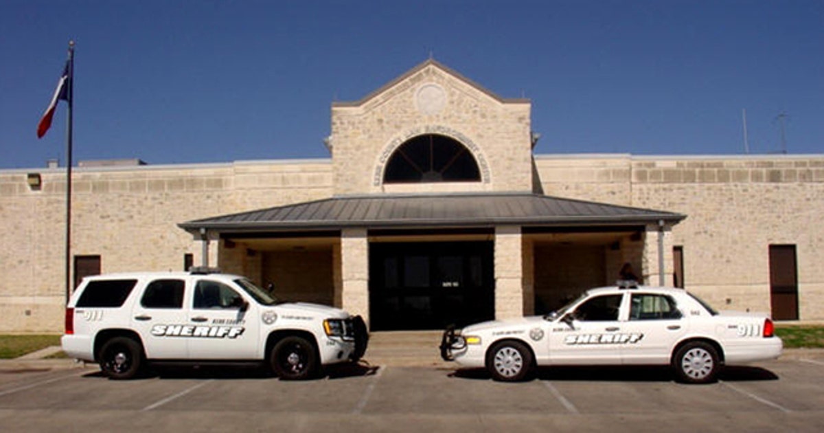 Central Texas mom charged after leaving toddlers to die in hot car ...