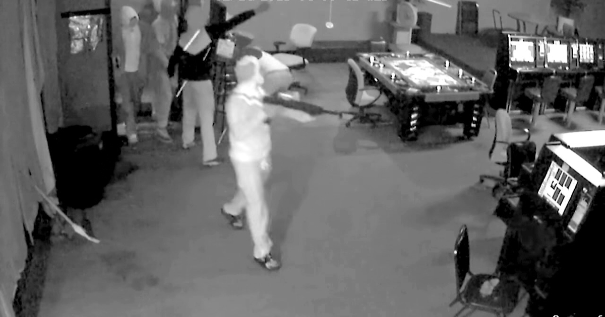 18-year-old shot during Fort Worth game room robbery | FOX 4 Dallas ...