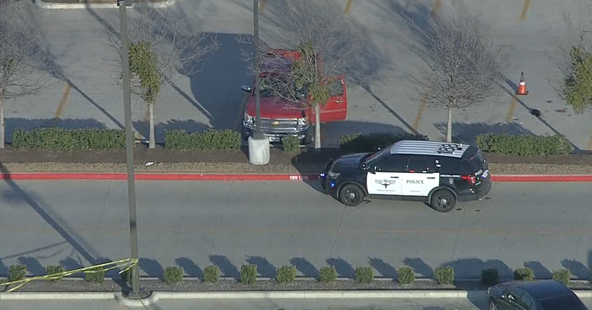 Fort Worth PD: Man fatally shot after pointing gun at officers | FOX 4 ...